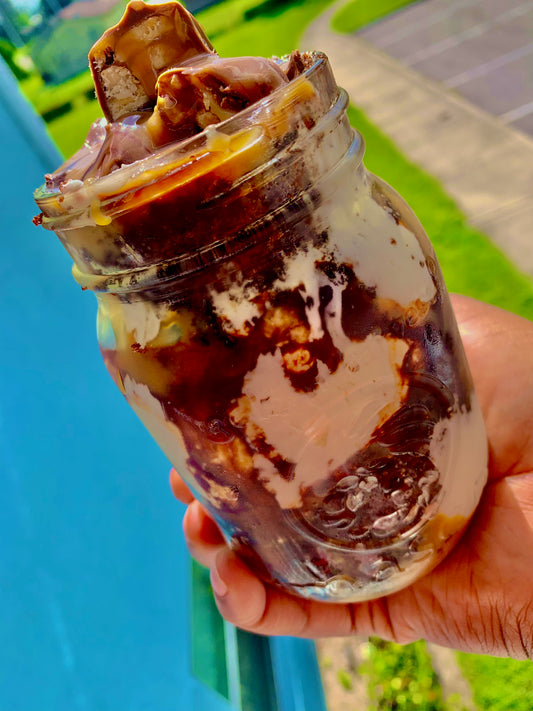 Snickers Caramel Cake Jar 🤎